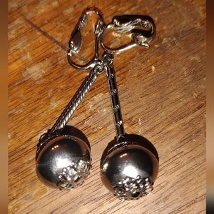 Vintage Clip On earrings
